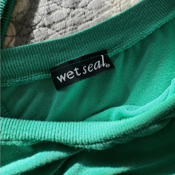 Wet Seal Juniors top. Super soft! V neck back and front. Size Small. - Picture 5 of 5